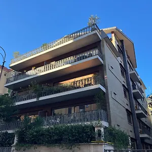 Apartment Savoia House, Modern Near Borghese, Rome